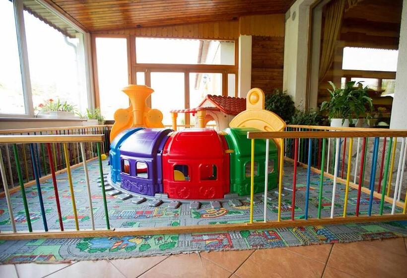 בית מלון כפרי U Loubů