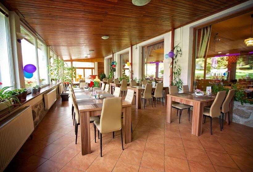 בית מלון כפרי U Loubů