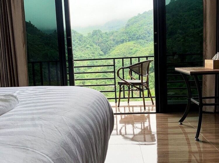 Отель Yamee Homestay Cafe