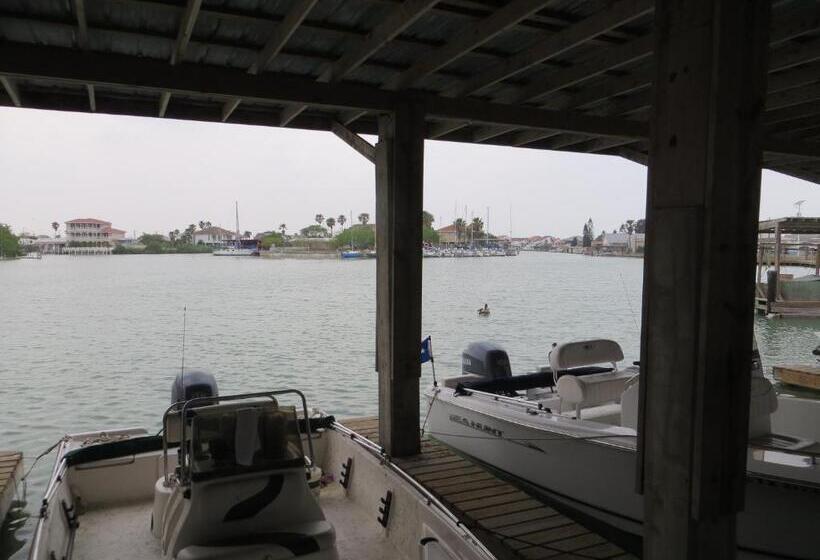 汽车旅馆  White Sands Inn, Marina, Bar & Grill