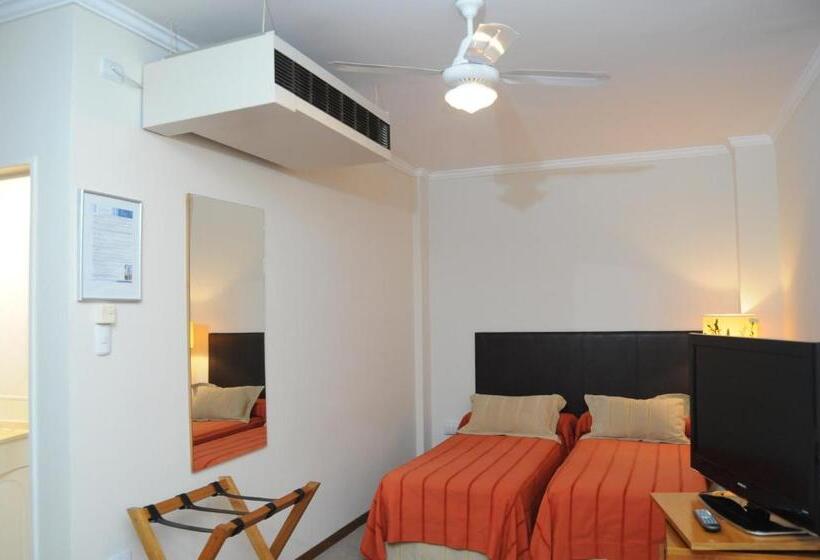 Parra Hotel & Suites