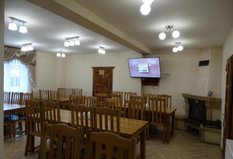 پانسیون гостинний двір стефані