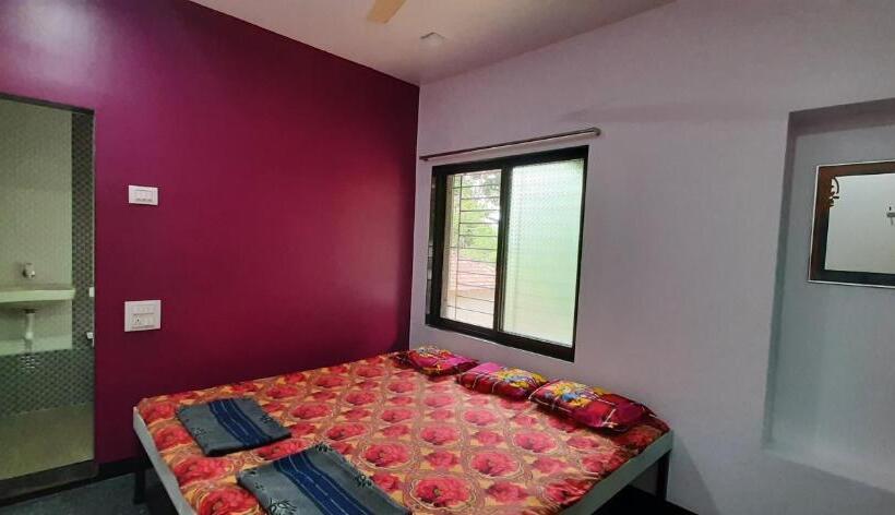 Pensjonat Adarsh Niwas