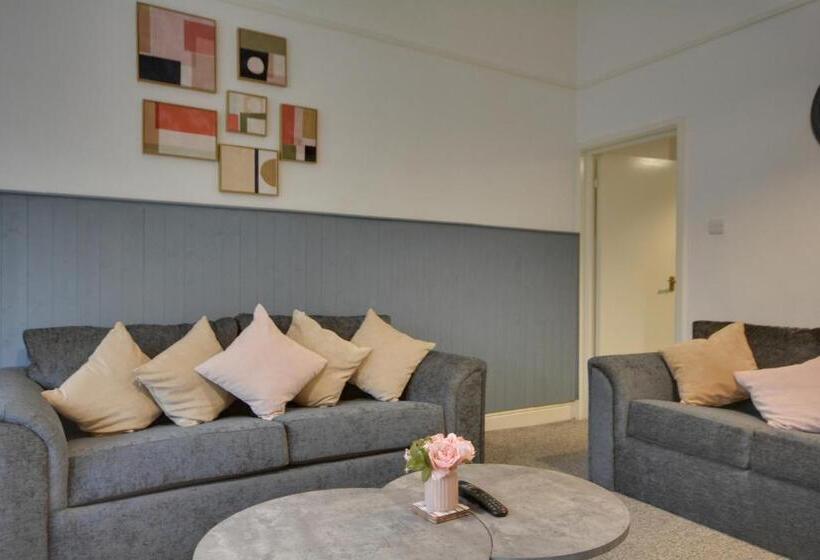 פנסיון Cosy 2bd Flat Near City And Beach   30 Percent Off Long Term Bookings