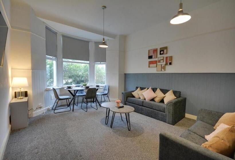 פנסיון Cosy 2bd Flat Near City And Beach   30 Percent Off Long Term Bookings