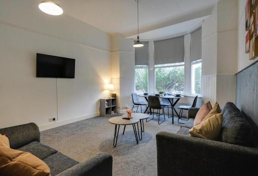 פנסיון Cosy 2bd Flat Near City And Beach   30 Percent Off Long Term Bookings