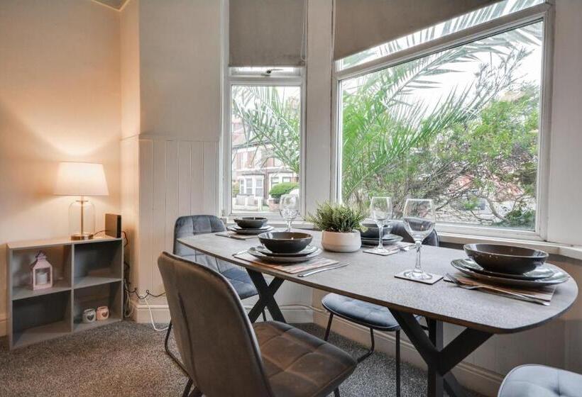 بنسيون Cosy 2bd Flat Near City And Beach   30 Percent Off Long Term Bookings