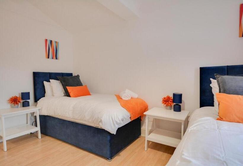 פנסיון Cosy 2bd Flat Near City And Beach   30 Percent Off Long Term Bookings