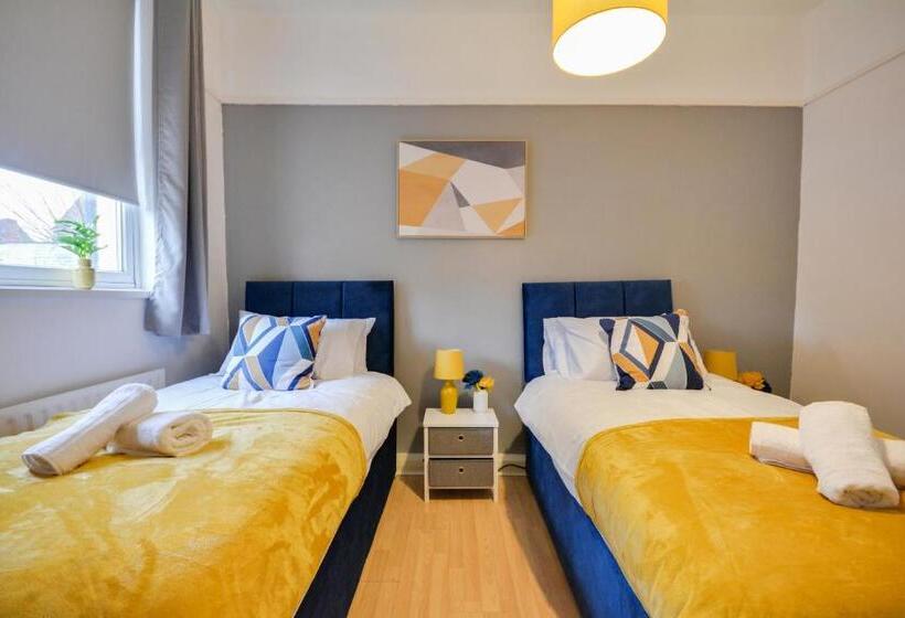 פנסיון Cosy 2bd Flat Near City And Beach   30 Percent Off Long Term Bookings