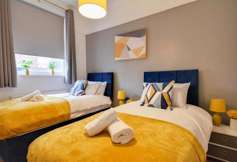 פנסיון Cosy 2bd Flat Near City And Beach   30 Percent Off Long Term Bookings