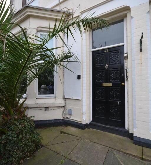 פנסיון Cosy 2bd Flat Near City And Beach   30 Percent Off Long Term Bookings