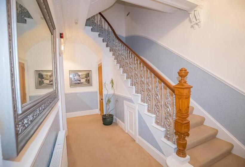 ペンション Granite City Guest House