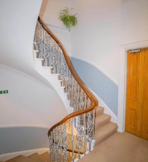 ペンション Granite City Guest House