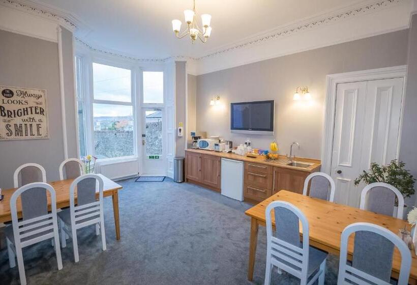 ペンション Granite City Guest House