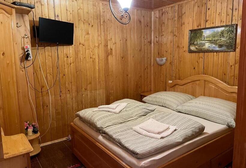 פנסיון Guest House Nad Tisou