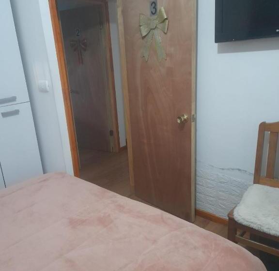 ペンション Hostal Girasoles 2