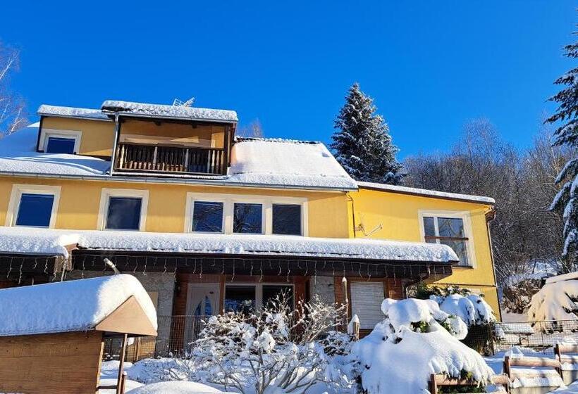 פנסיון Je Sen, Ubytování Na Horách S Bazénem A Infrasaunou