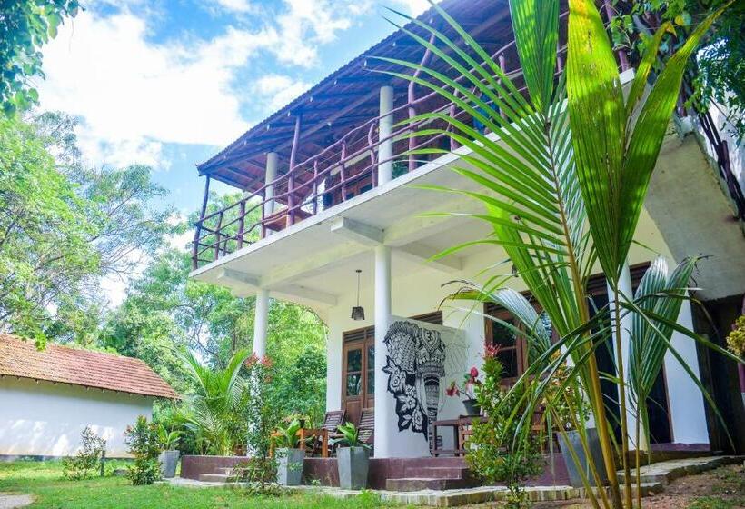 Пансион King S Elephant Cabanas & Restaurant