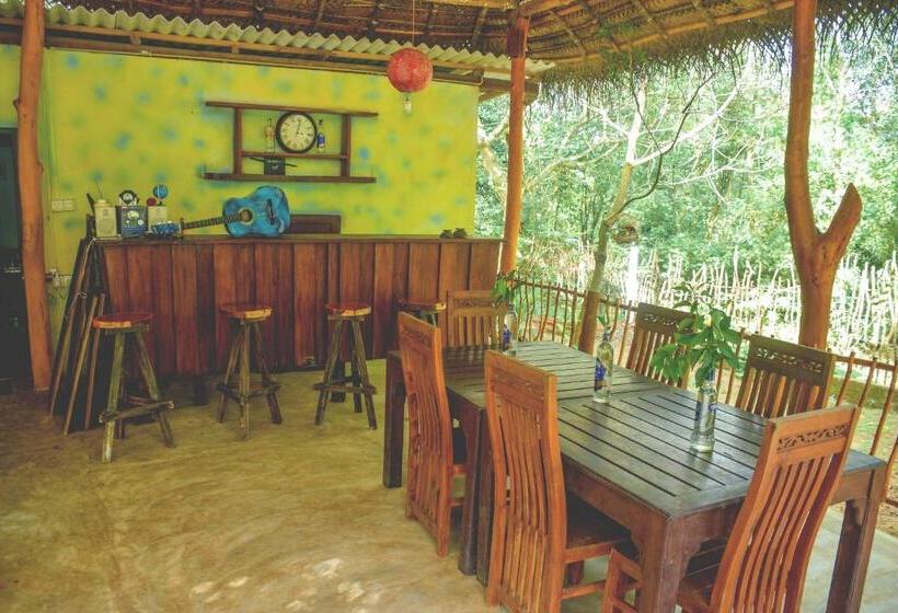 Пансион King S Elephant Cabanas & Restaurant