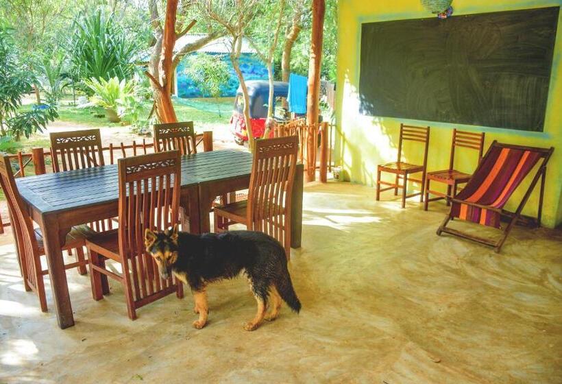 Пансион King S Elephant Cabanas & Restaurant