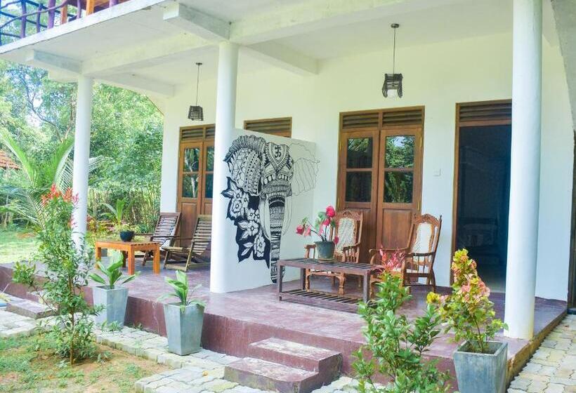 Пансион King S Elephant Cabanas & Restaurant