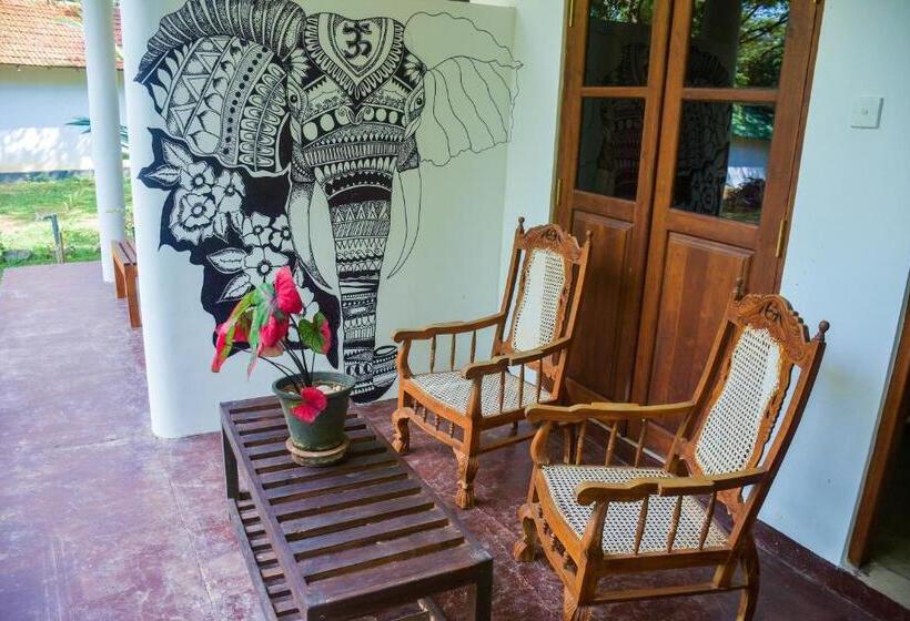 Пансион King S Elephant Cabanas & Restaurant