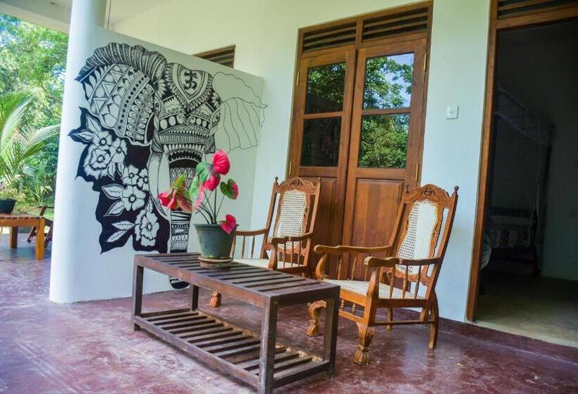 Пансион King S Elephant Cabanas & Restaurant