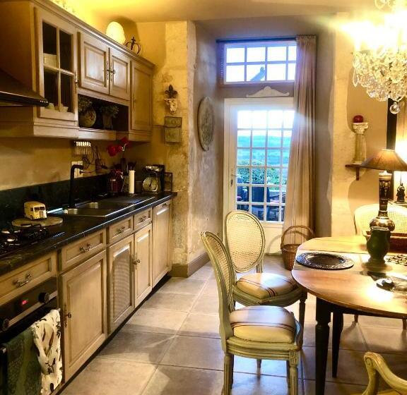 פנסיון Le Prieuré De L Auxois