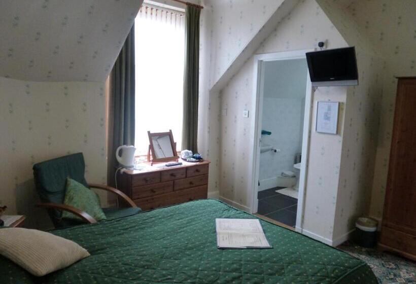 פנסיון Macdonald House