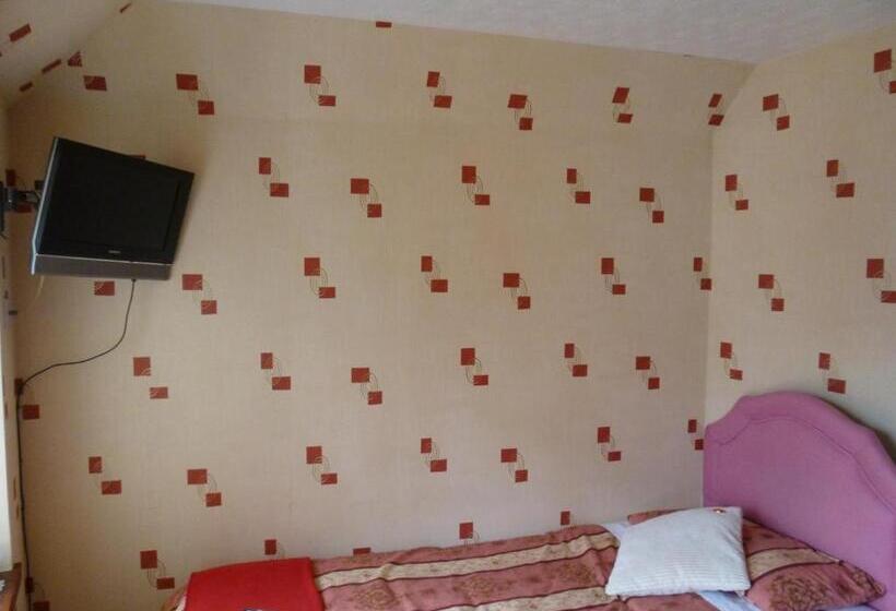 פנסיון Macdonald House