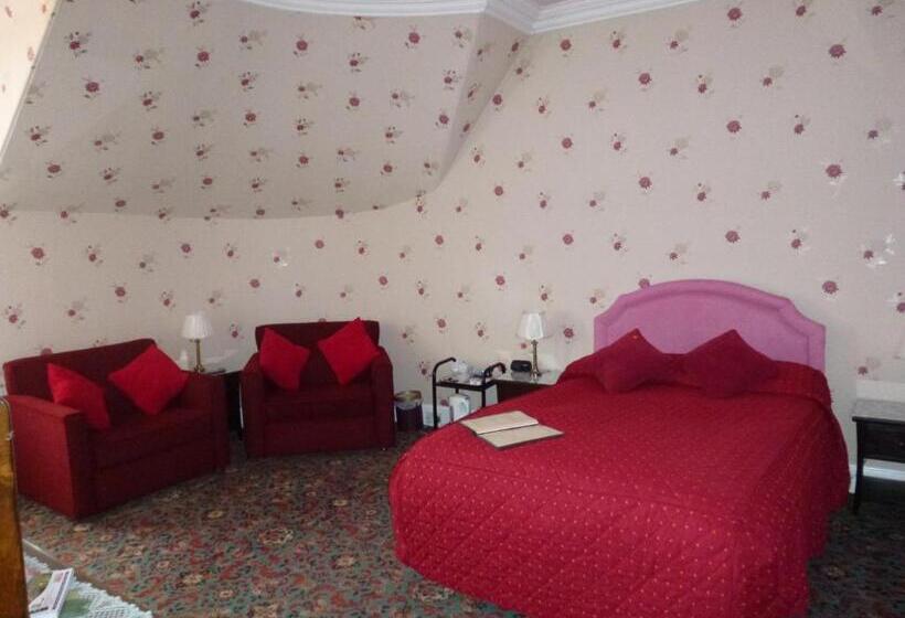 פנסיון Macdonald House