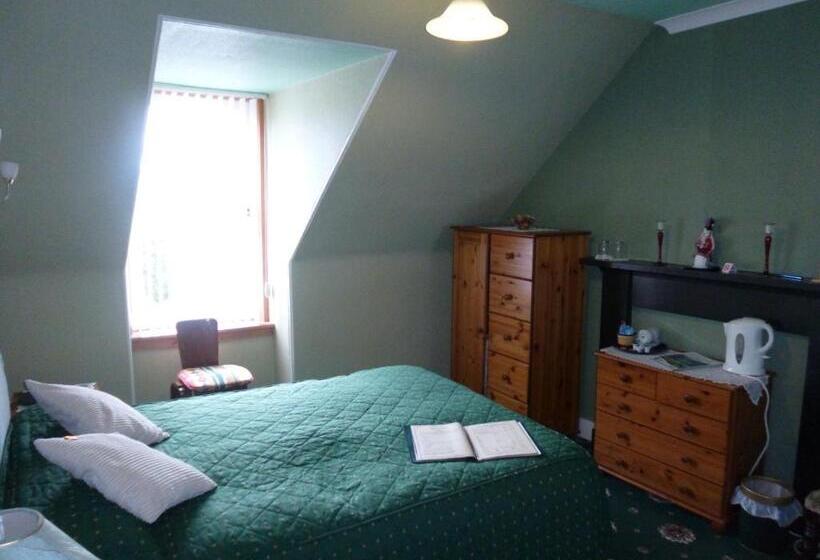 פנסיון Macdonald House