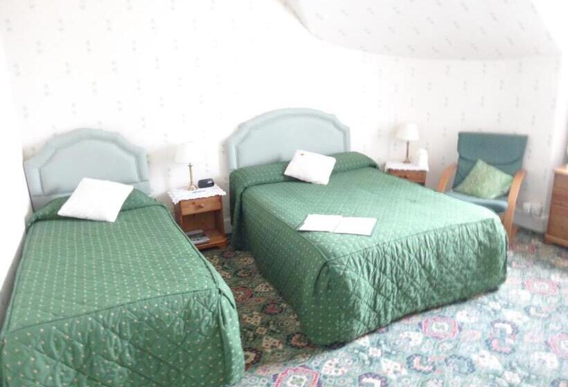 פנסיון Macdonald House