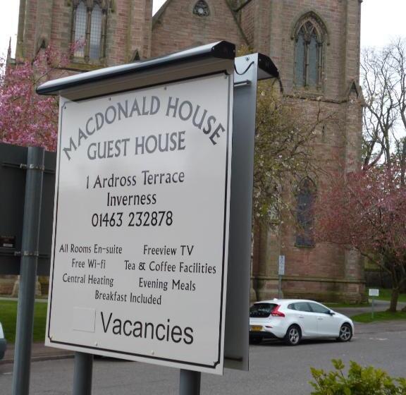 פנסיון Macdonald House