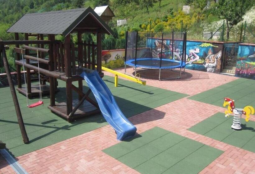 펜션 Penzion Kamzik A Drevenica