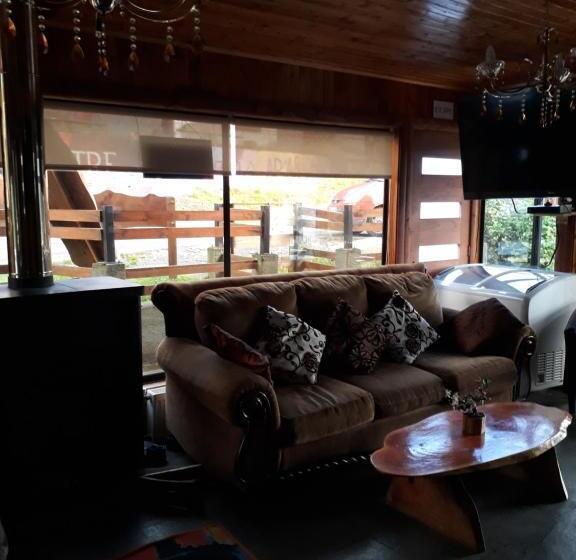 펜션 Refugio De Caty