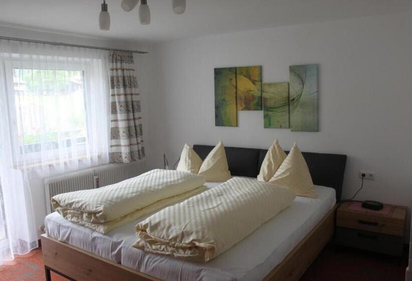 פנסיון Schattwalder Hof