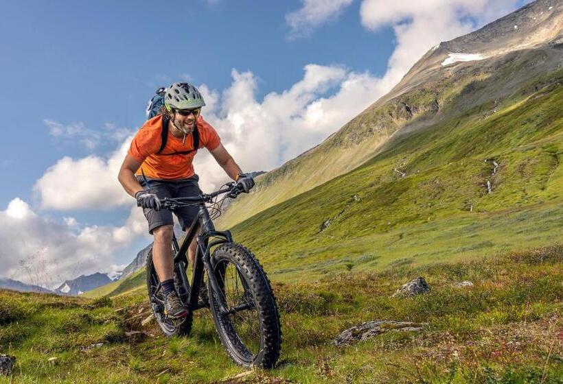 פנסיון Solhov, Castle Of The Lyngen Alps