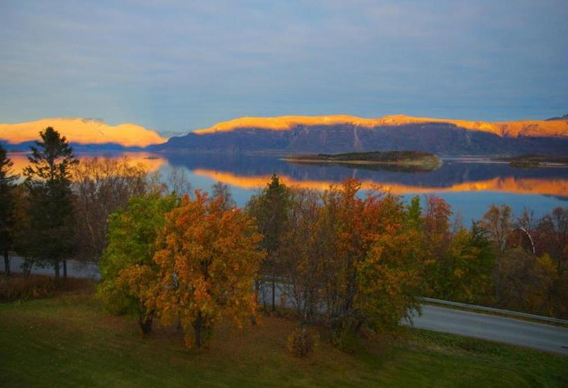 פנסיון Solhov, Castle Of The Lyngen Alps
