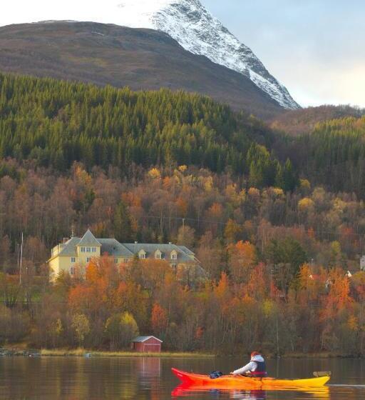 פנסיון Solhov, Castle Of The Lyngen Alps