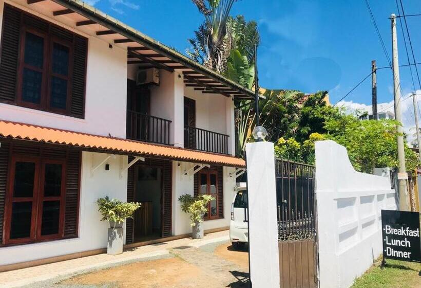 펜션 Tamaro Beach Resort