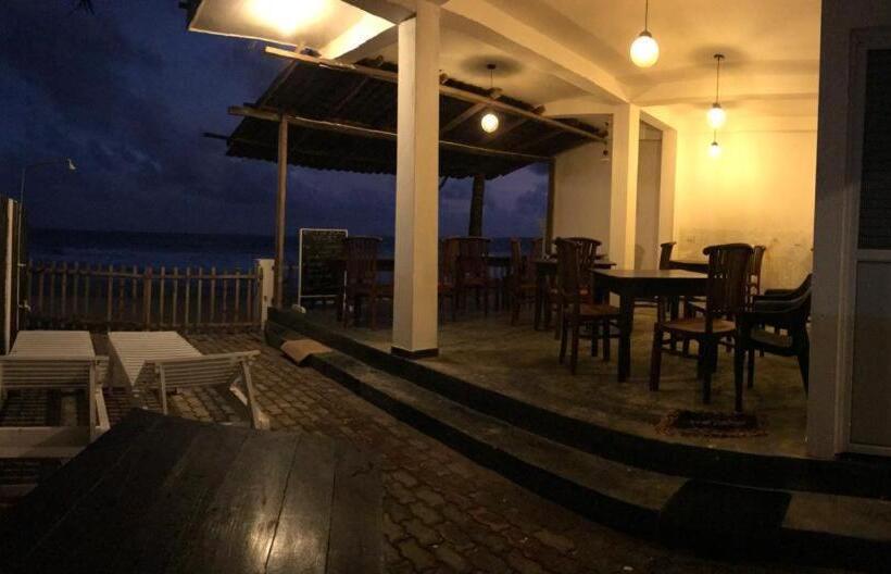 펜션 Tamaro Beach Resort