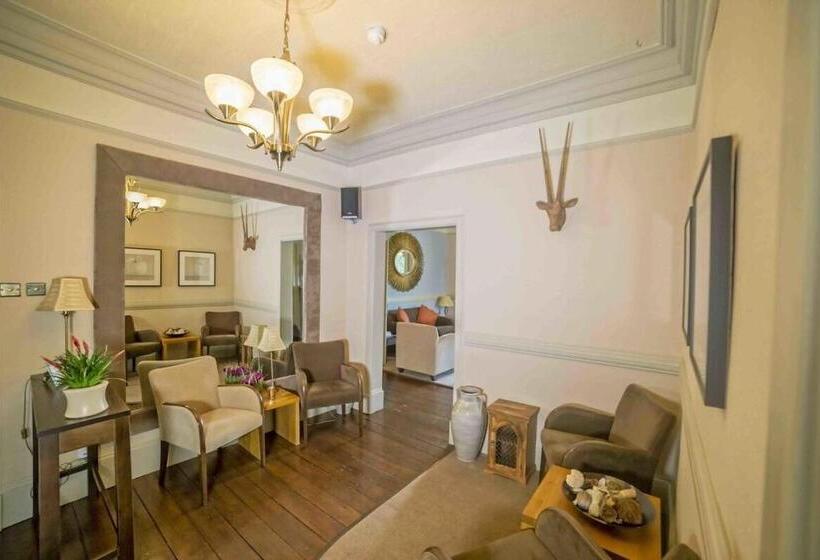 膳宿费 The Abbotsford