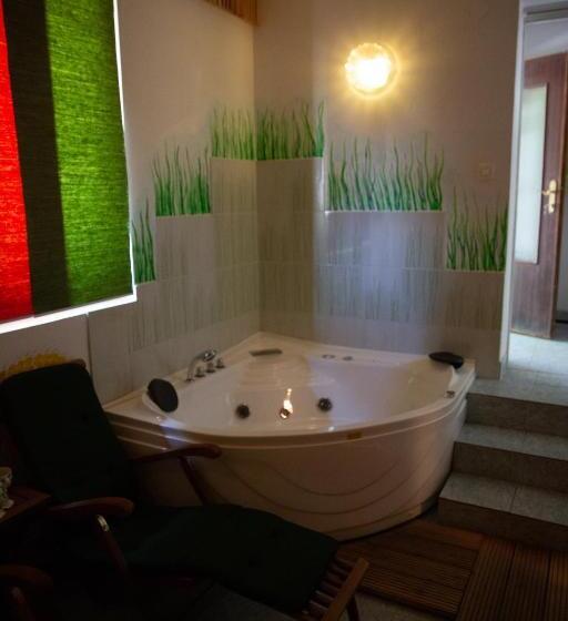 پانسیون Turistična Kmetija Zgornji Zavratnik