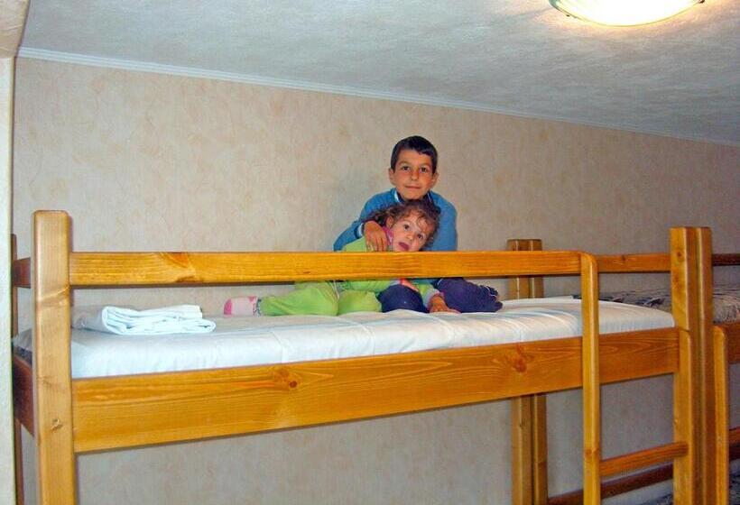 פנסיון Vila Livadeto