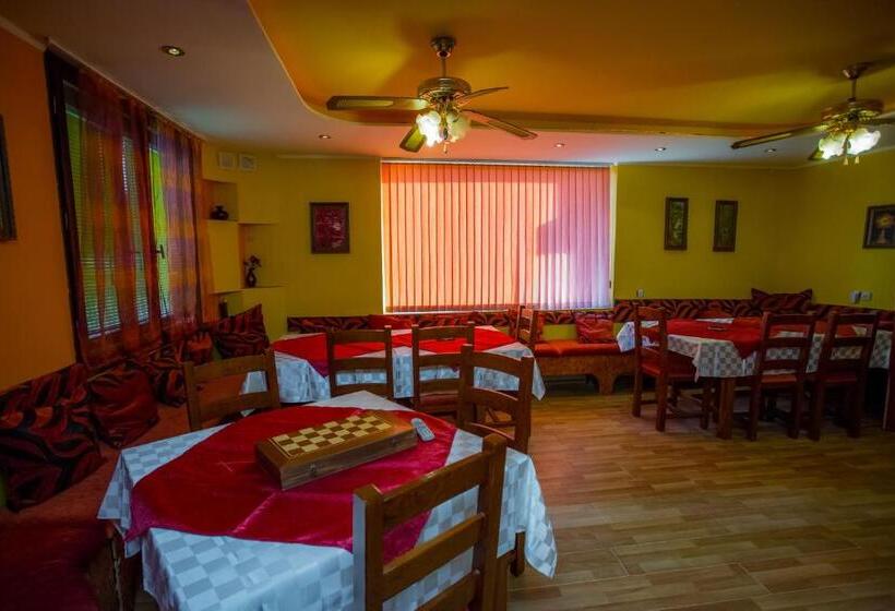 פנסיון Vila Livadeto