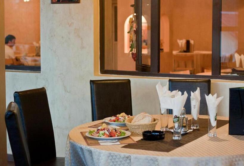 膳宿费 Vila Romana