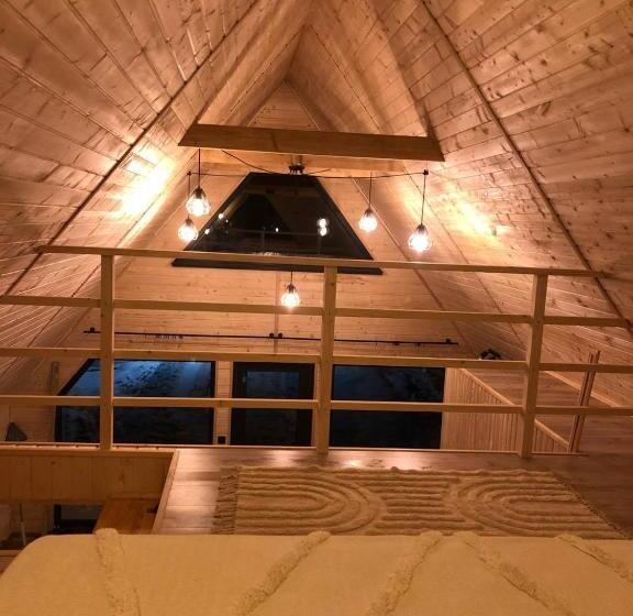 ペンション Zustrizh U Leva