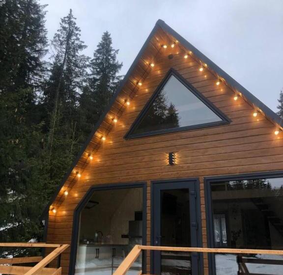 ペンション Zustrizh U Leva