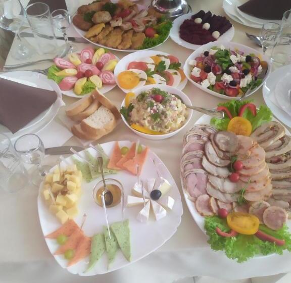 ペンション Zustrizh U Leva